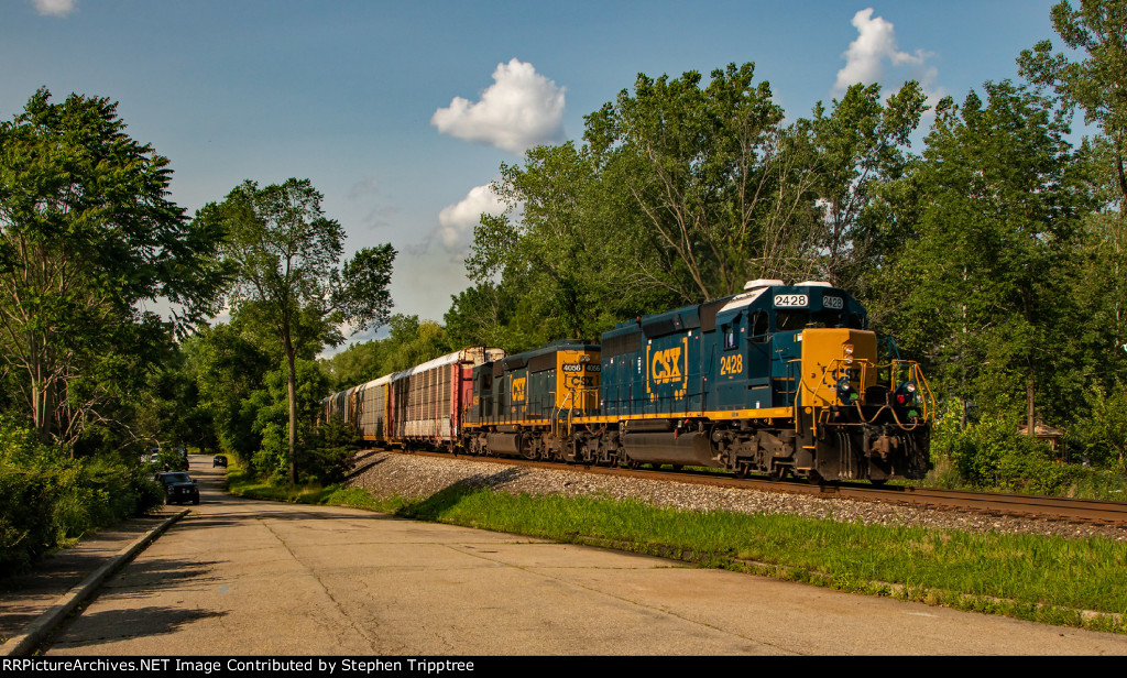 CSX 2428 is leading Q262 across Durie Ave